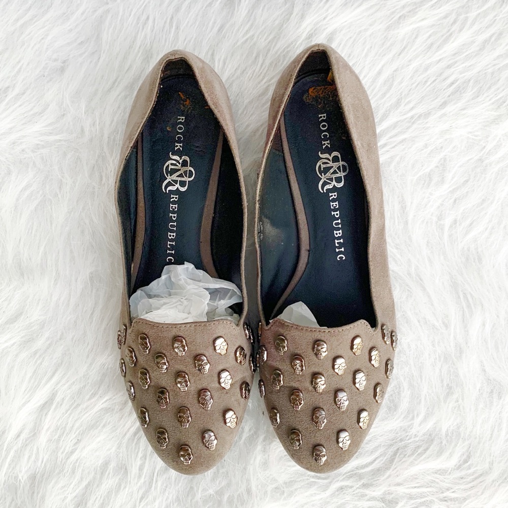 ROCK & REPUBLIC Grey Skull Studded Flats Loafers 6 - Picture 2 of 13